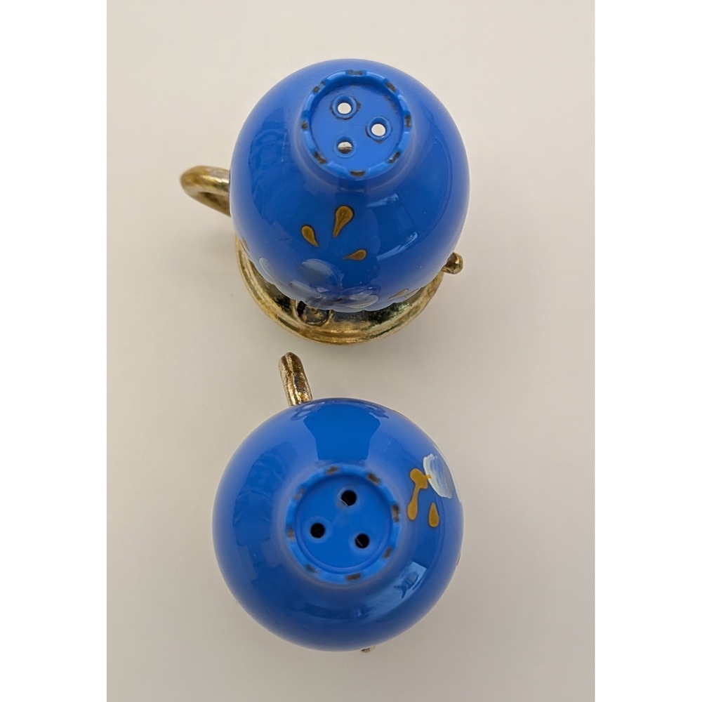VINTAGE KITCHEN 3" HIGH PLASTIC/METAL OLD LANTERN SALT & PEPPER SHAKERS - Picture 13 of 16